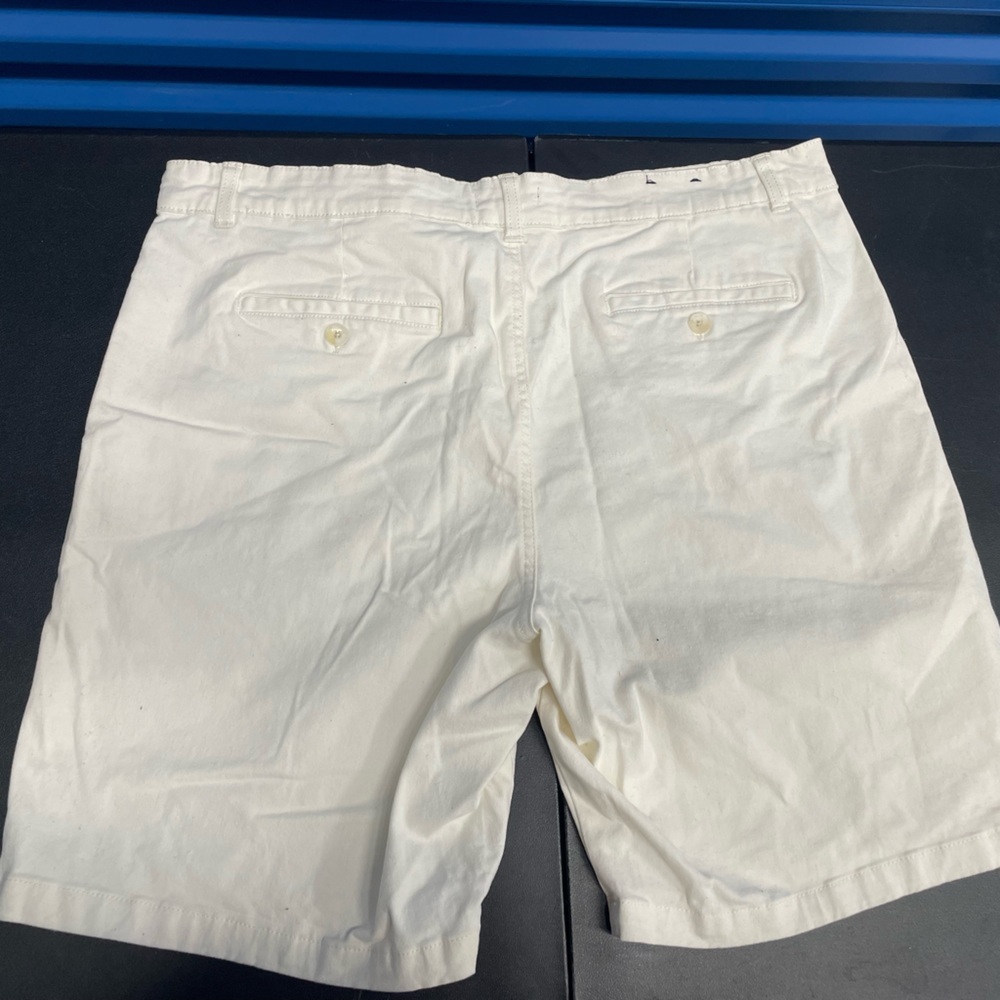 Saks Fifth Avenue Cream Shorts - Picture 3 of 8